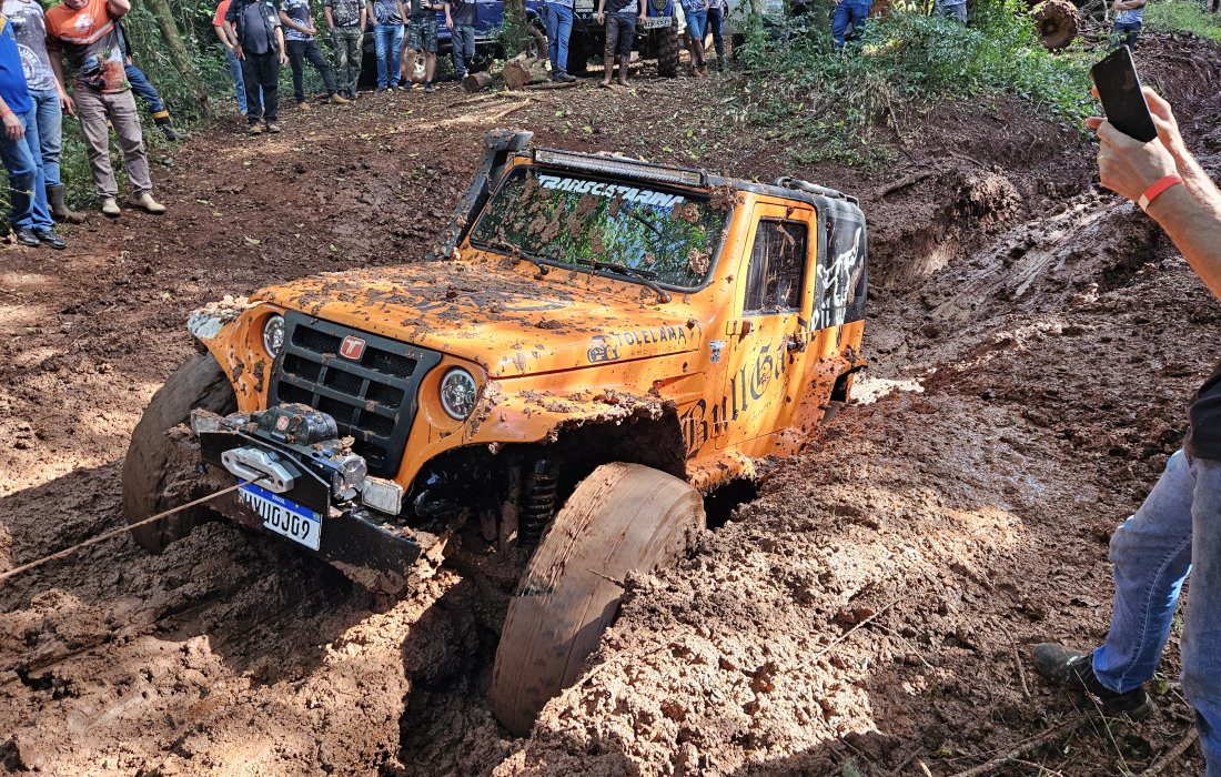 Trilh&atilde;o do Jeep Clube Copagril contou com a presen&ccedil;a de mais de 90 inscritos