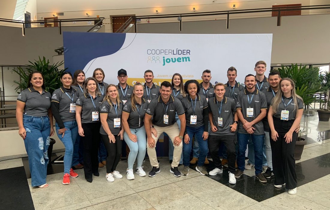 Cooperl&iacute;der Jovem re&uacute;ne, em Curitiba, mais de 400 lideran&ccedil;as cooperativistas