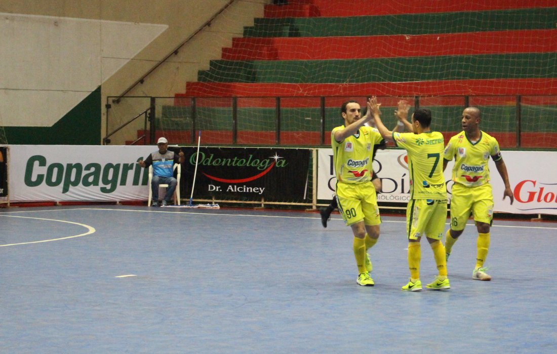 Copagril Futsal se classifica em segundo e enfrentar&aacute; o Paranava&iacute; nas quartas de final da S&eacute;rie Ouro