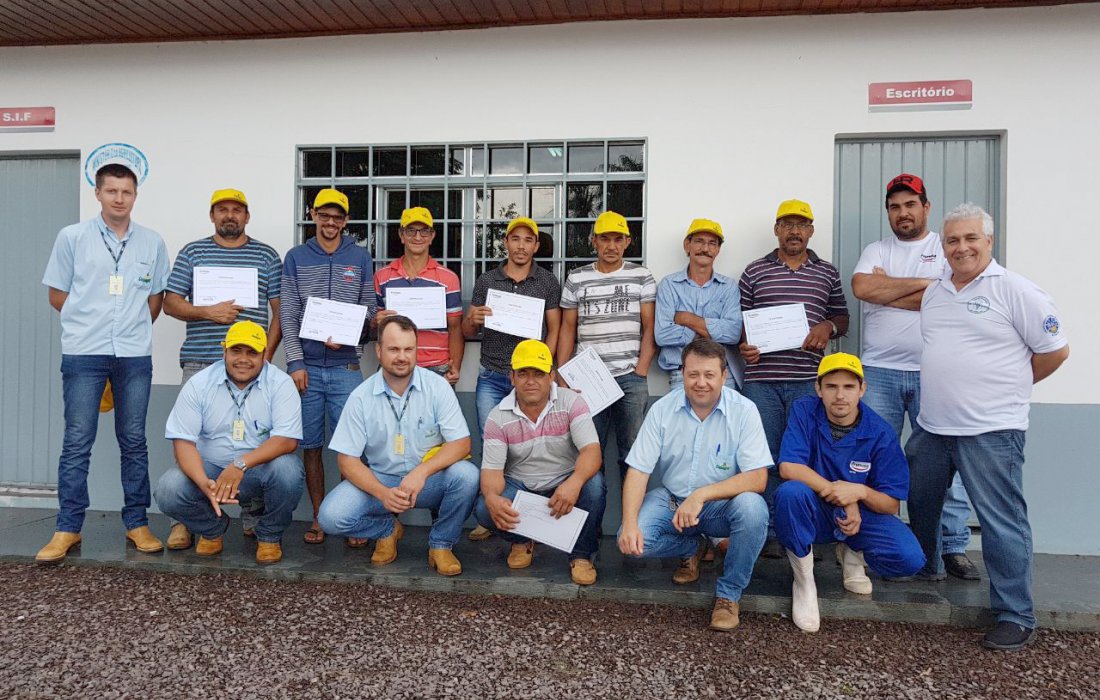 Transportadores de leite do Mato Grosso do Sul recebem treinamento