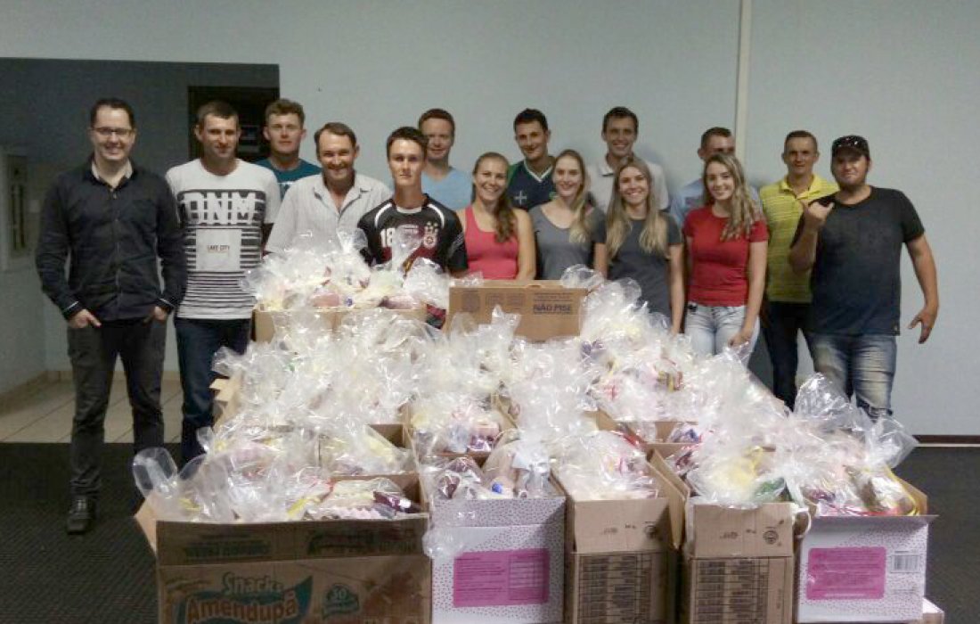 Comit&ecirc;s de jovens distribuir&atilde;o donativos do projeto Natal Solid&aacute;rio da ACJC