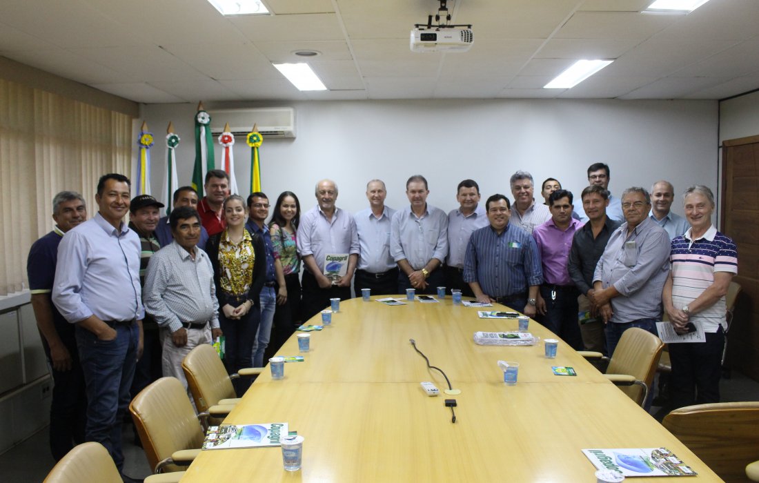 Copagril recebe visita de comitiva do Paraguai