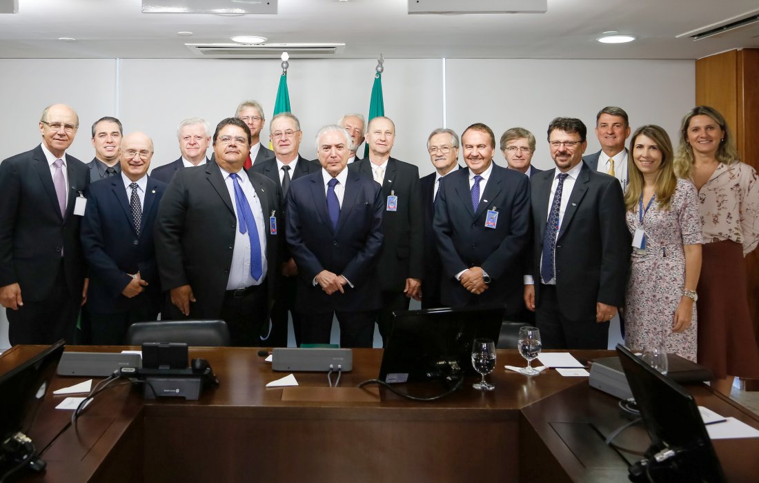 Lideran&ccedil;as cooperativistas t&ecirc;m audi&ecirc;ncia com presidente da Rep&uacute;blica