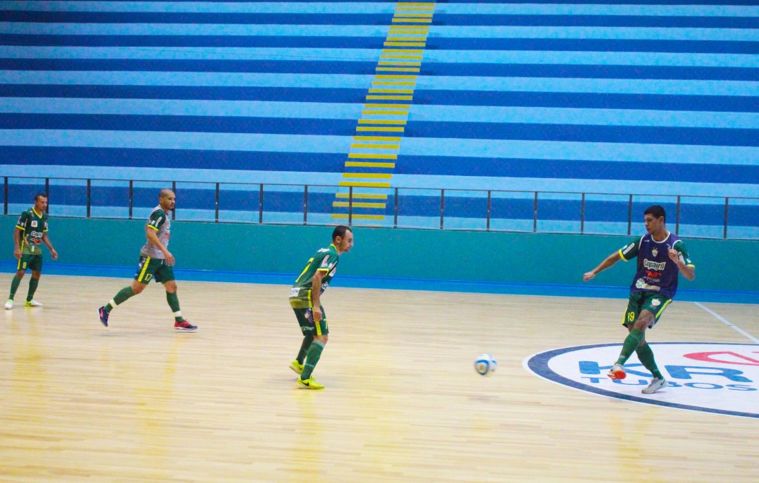Em duelo pelas primeiras posi&ccedil;&otilde;es do Paranaense, Copagril Futsal enfrenta o Foz amanh&atilde; no Ney Braga