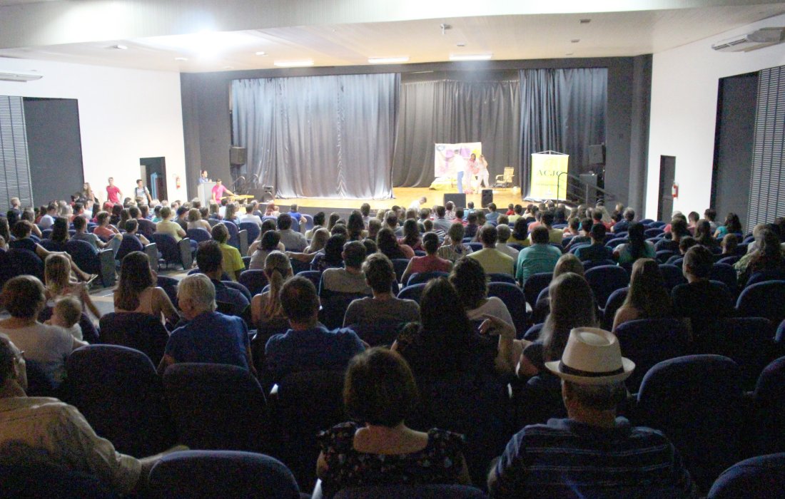 Cerca de 400 pessoas prestigiam 1&ordf; etapa da Maratona Cultural da ACJC