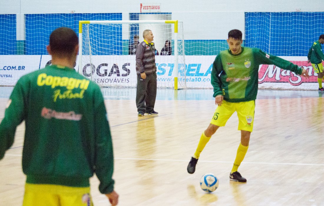Copagril Futsal enfrenta o Blumenau pela Liga Nacional nessa segunda-feira