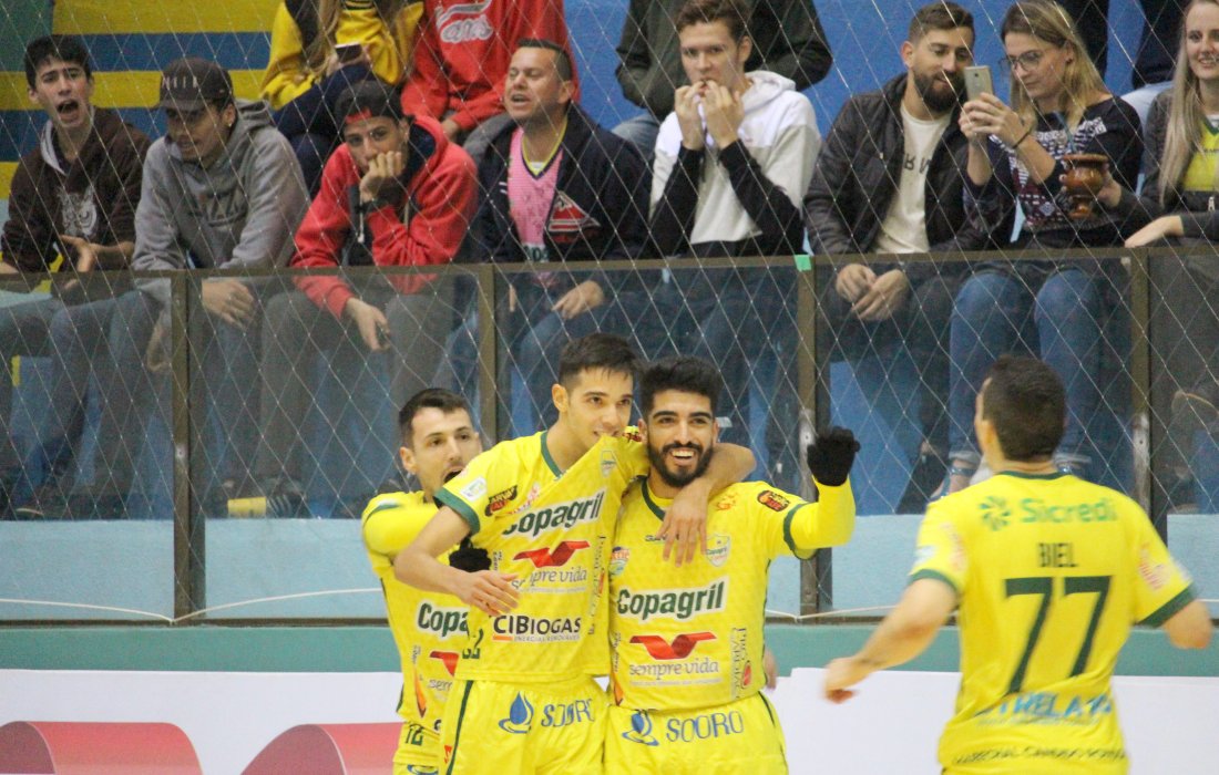 Copagril Futsal vence Blumenau por 5x3 e pontua na Liga Nacional