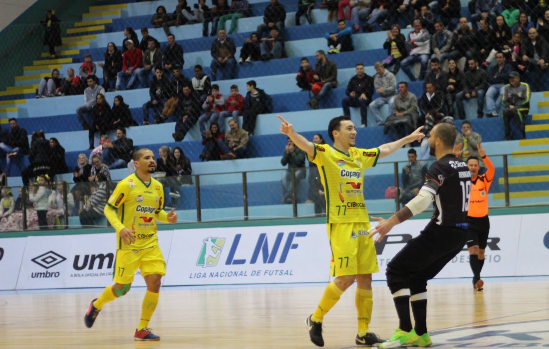 Copagril Futsal goleia o Tubar&atilde;o e sobe na tabela de classifica&ccedil;&atilde;o da Liga Nacional