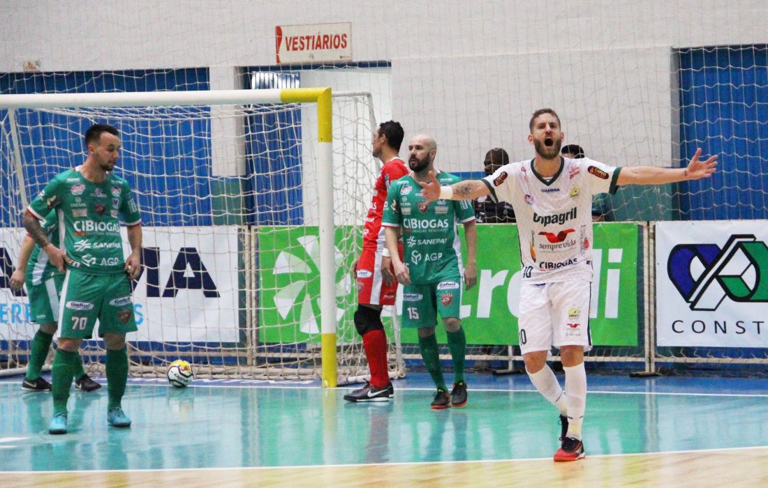 Copagril Futsal goleia Toledo por 7x3 e sacramenta lideran&ccedil;a na S&eacute;rie Ouro
