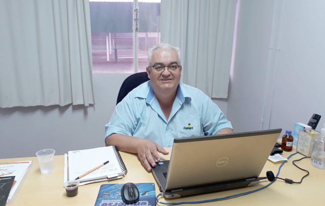 Funcion&aacute;rio completa 40 anos de trabalho na Copagril