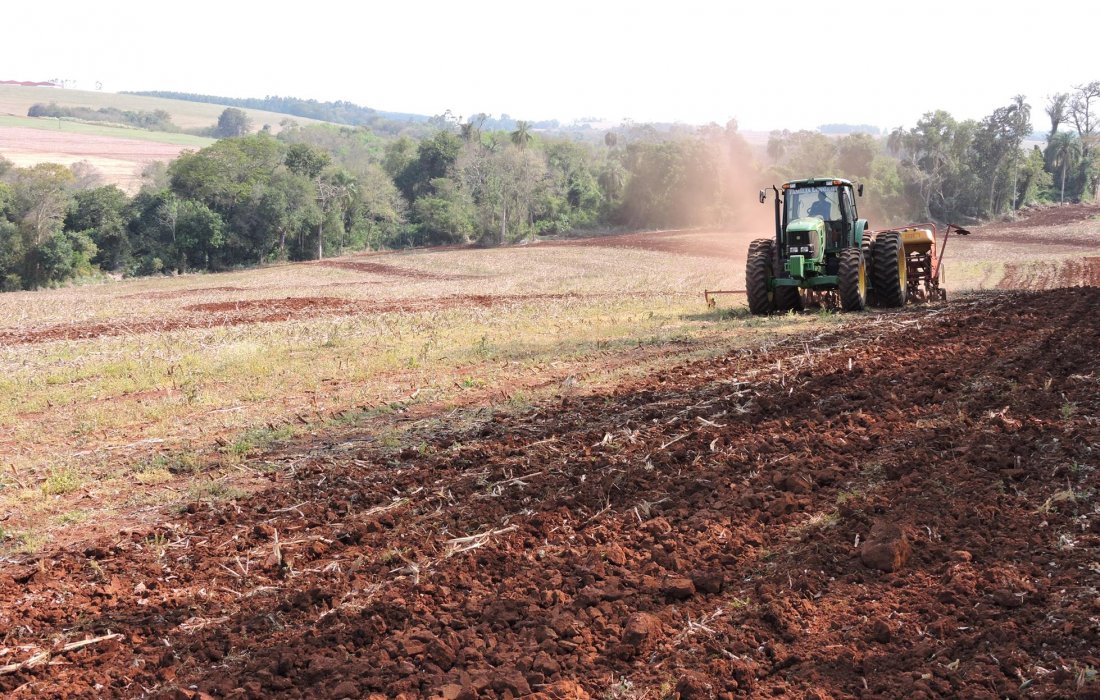 Produtores realizam plantio da soja para safra ver&atilde;o 2018/2019