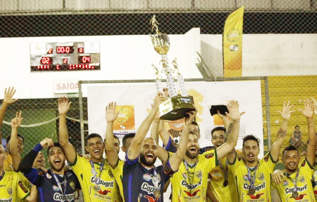 Equipe AACC Copagril &eacute; campe&atilde; invicta da 1&ordf; Copa Paranagu&aacute; de Futsal