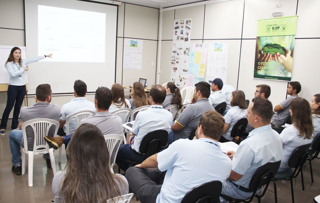 Fomentos Copagril recebem instru&ccedil;&atilde;o t&eacute;cnica ambiental