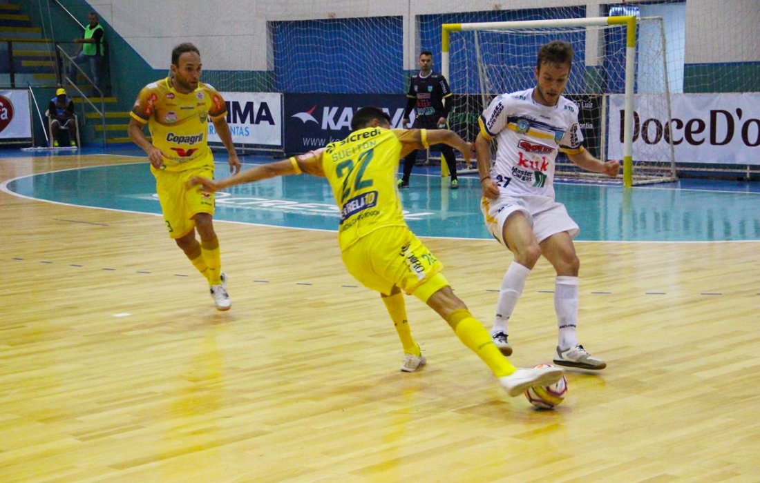 AACC Copagril goleia e alcan&ccedil;a lideran&ccedil;a do Paranaense S&eacute;rie Ouro