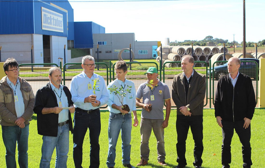 Copagril realiza plantio de mudas e enfatiza import&acirc;ncia de conservar o meio ambiente
