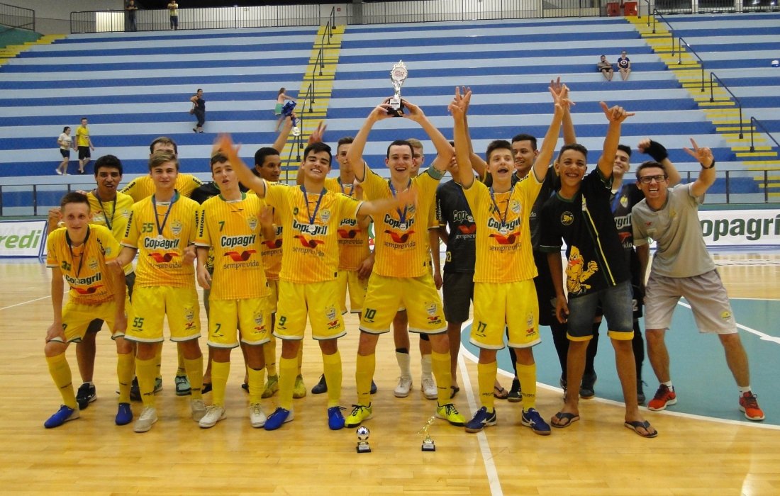 Equipes sub-15 e sub-17 da AACC Copagril conquistam t&iacute;tulo da Copa Lance a Lance