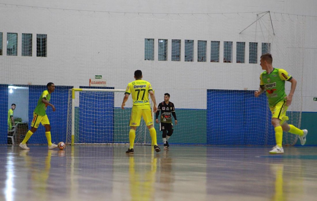 Copagril mant&eacute;m foco no treinamento para jogos da semifinal da Liga Futsal Paran&aacute;
