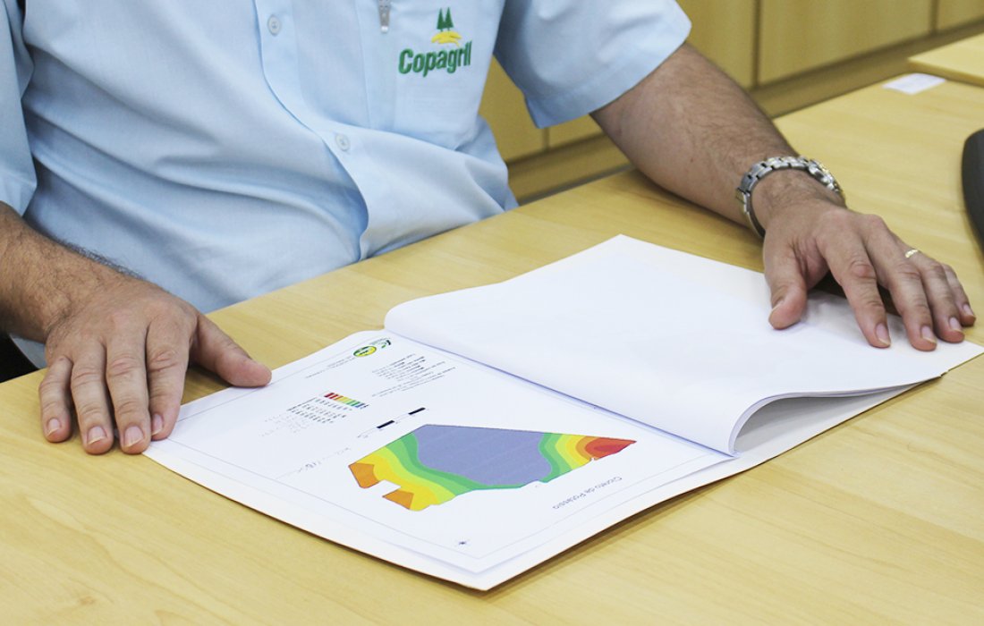 Copagril orienta produtores sobre an&aacute;lise do solo no per&iacute;odo entressafra