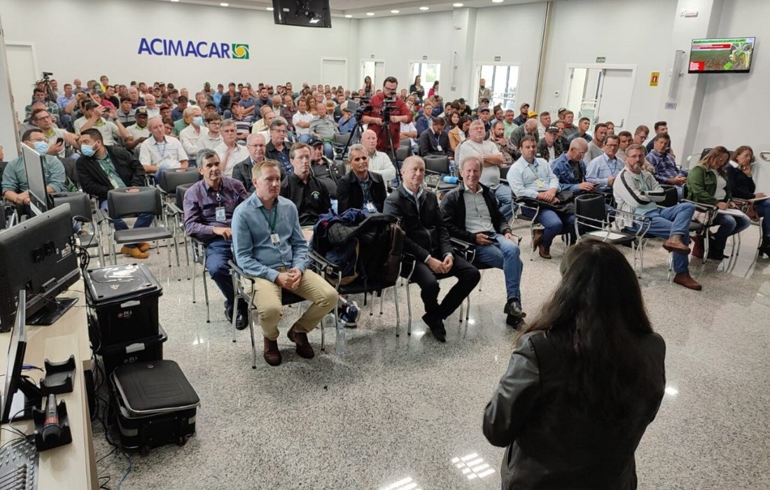 Enfezamento da cultura do milho: evento reuniu agricultores e lideran&ccedil;as