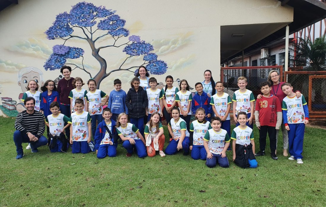Sescoop visita escolas do Cooperjovem