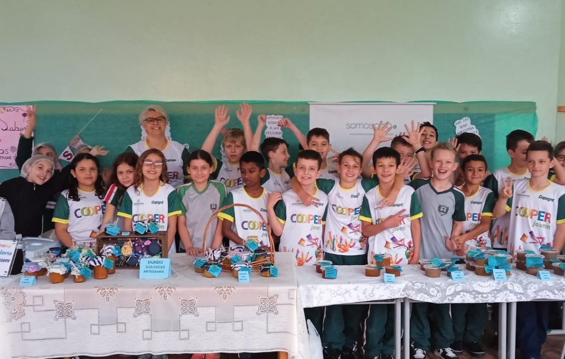 Copagril est&aacute; representada em encontro estadual do Cooperjovem