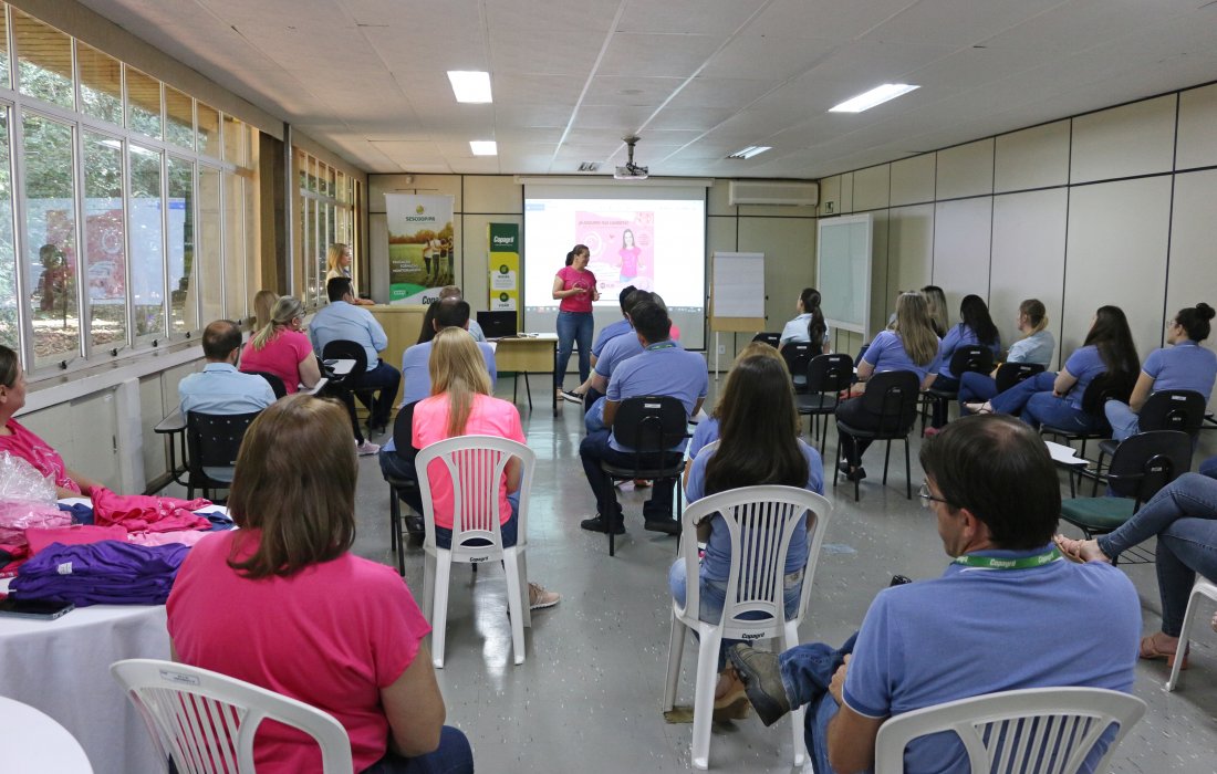 Copagril promove roda de conversa sobre conscientiza&ccedil;&atilde;o e apoio ao Outubro Rosa
