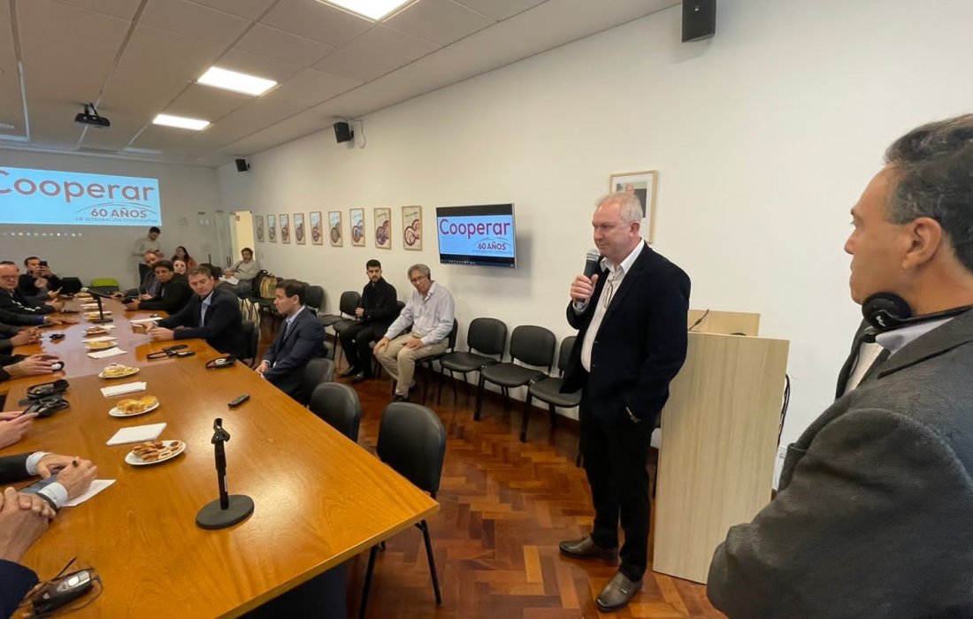 Presidente da Copagril participa de miss&atilde;o cooperativista na Argentina