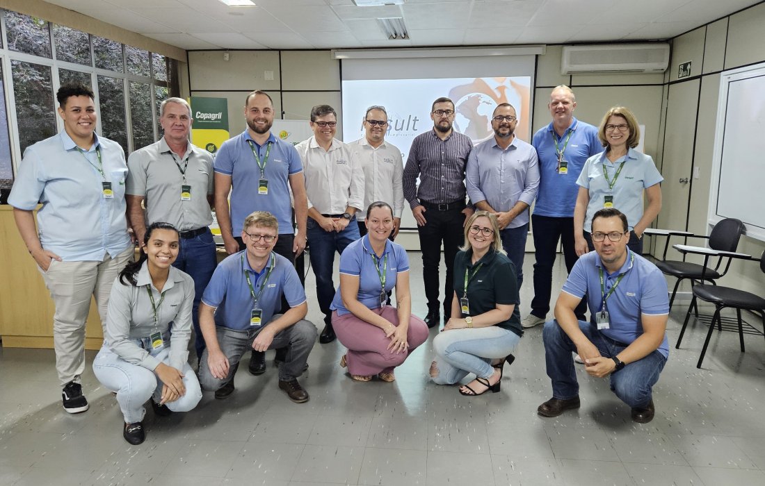 Colaboradores da Copagril participam de treinamento sobre importa&ccedil;&atilde;o e exporta&ccedil;&atilde;o