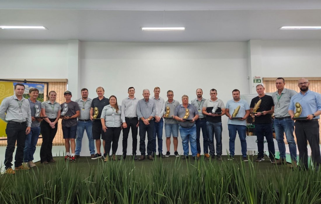 Copagril premia associados do Paran&aacute; durante Semin&aacute;rio Soja e Milho 2024