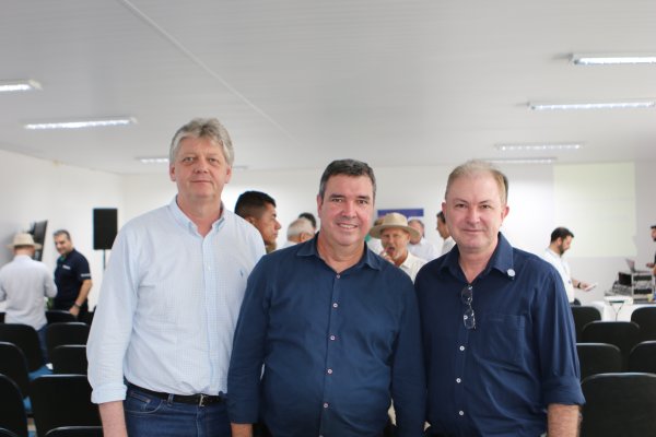Copagril participa de reuni&atilde;o com l&iacute;deres cooperativistas e governadores no Show Rural