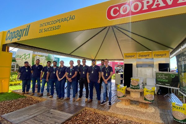Copagril recebe associados e visitantes em estande no Show Rural Coopavel 2025