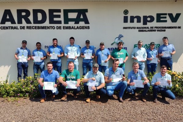 Equipe t&eacute;cnica da Copagril &eacute; certificada pela Ardefa