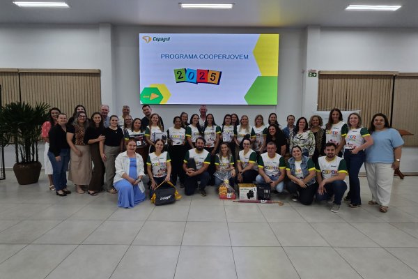 Encerramento com os professores marca a conclusão do Programa Cooperjovem 2025