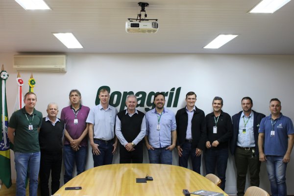 Copagril e Adapar fortalecem parceria para avan&ccedil;os no controle sanit&aacute;rio
