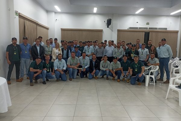 Conhecimento e assist&ecirc;ncia t&eacute;cnica agron&ocirc;mica aumenta a produtividade dos produtores associados