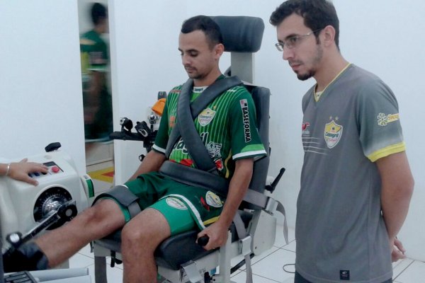 Atletas da equipe Copagril Futsal realizam exames preventivos em Maring&aacute;