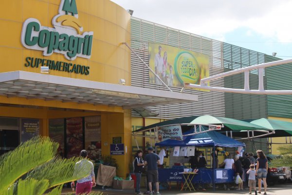Supermercado Copagril sedia Feira de Ado&ccedil;&atilde;o de Pequenos Animais