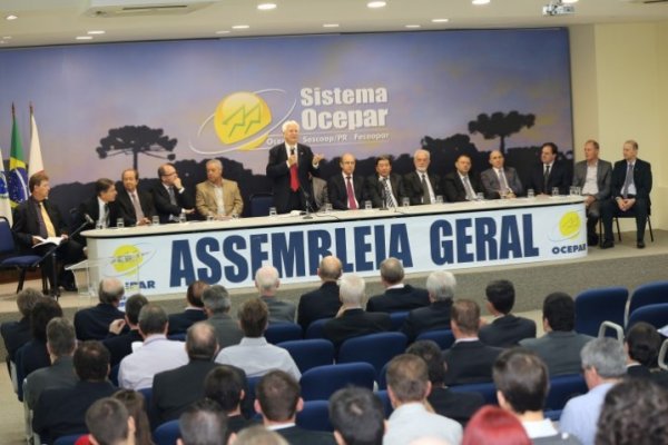 Plen&aacute;ria aprova presta&ccedil;&atilde;o de contas da Ocepar durante Assembleia Geral