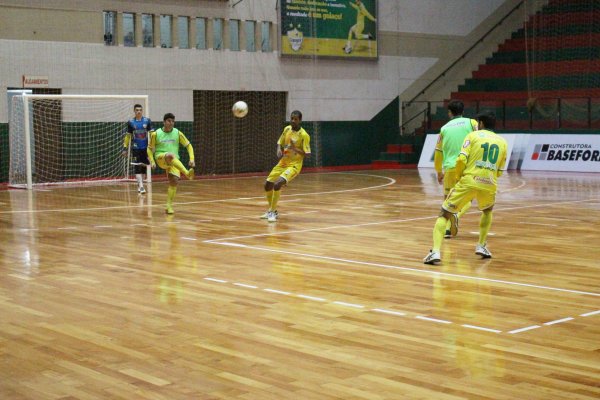 Copagril disputa o topo da tabela nessa sexta-feira pela LNF