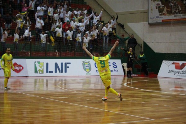 Copagril conquista vit&oacute;ria sobre Umuarama e se isola na lideran&ccedil;a da Liga Nacional