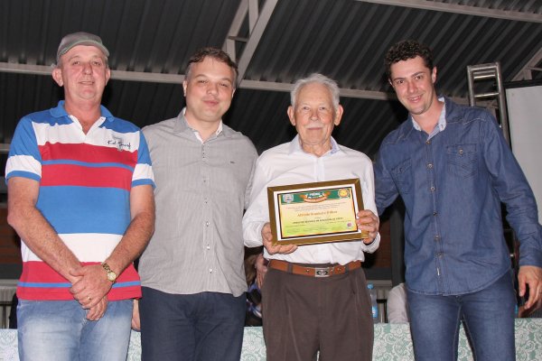 Associados da Copagril s&atilde;o premiados pelo Conselho de Desenvolvimento Agropecu&aacute;rio