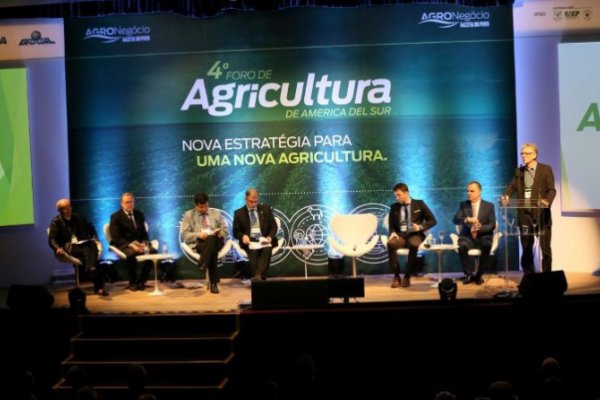 Dirigentes e lideran&ccedil;as discutem agricultura da Am&eacute;rica do Sul