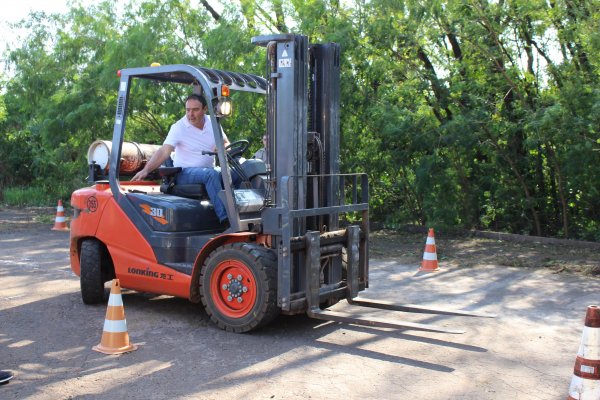 Funcion&aacute;rios da Copagril participam de Curso de Operador de Empilhadeira