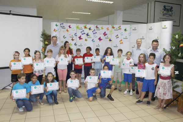 Copagril promove evento de homenagens a alunos e educadores do Programa Cooperjovem