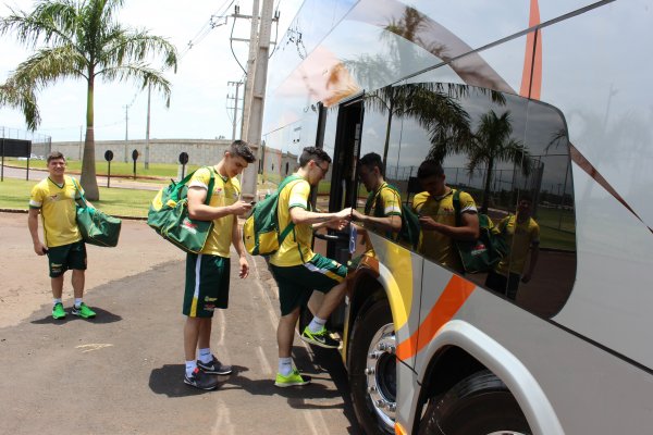 Copagril embarca rumo a Guarapuava para disputar a semifinal da Chave Ouro