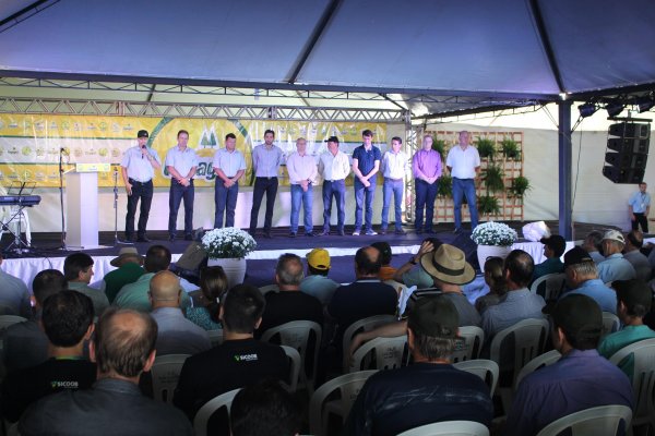 Dia de Campo Copagril &eacute; aberto com presen&ccedil;a de autoridades