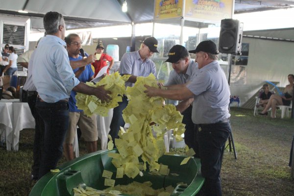 32 pessoas s&atilde;o contempladas com pr&ecirc;mios no Dia de Campo Copagril 2017