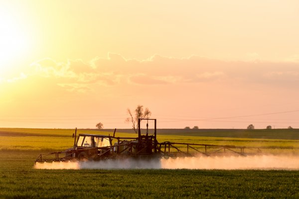 Copagril orienta sobre cuidados para evitar acidentes no manuseio de defensivos agr&iacute;colas