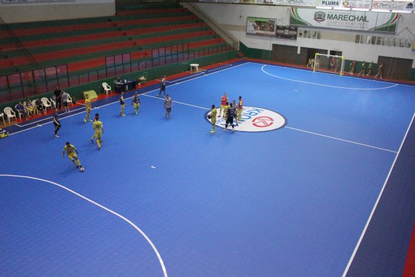 Parceria entre Copagril e Prefeitura de Marechal Rondon: Gin&aacute;sio Ney Braga recebe novo piso