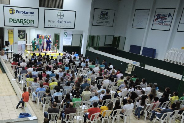 Teatro e sorteio de pr&ecirc;mios marcam encerramento da Sipat Copagril